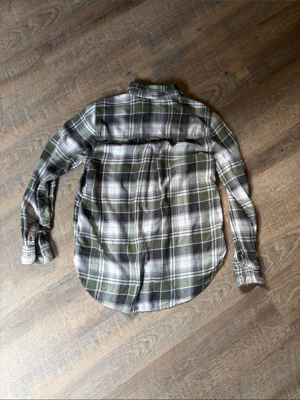 American Eagle Outfitters Olive and Gray Plaid Button-Down Shirt Women’s Med. - Picture 3 of 3